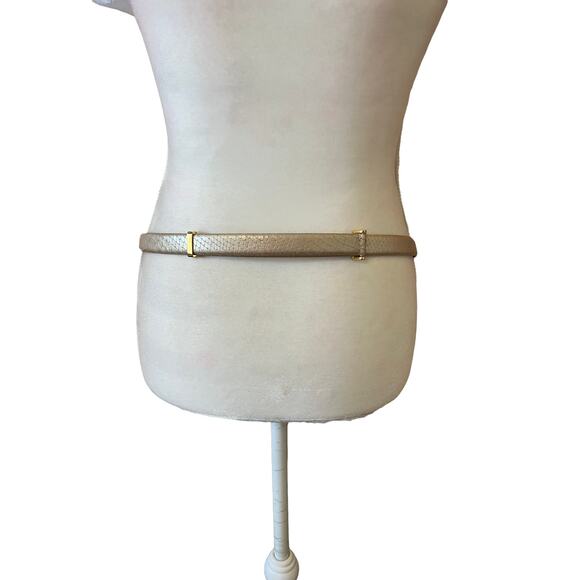 Via Spiga Matte Gold Skinny Italian Leather Belt Gold Buckle sz m - Picture 2 of 7